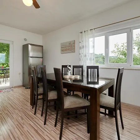 Ugrina Apartamento